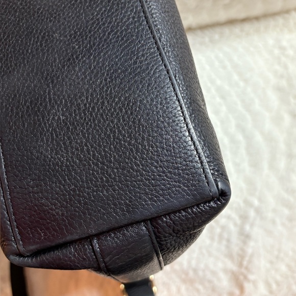 Coach Val Duffle Black Leather Shoulder Bag - Picture 8 of 16